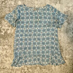 LOFT Blue and White Patterned Short Sleeve Top